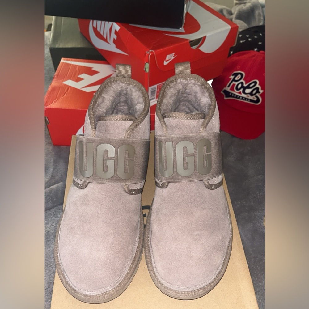 UGG NEUMEL 2 GRAPHIC LIKE NEW WOMEN SIZE 9